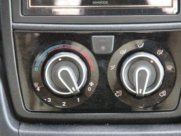 Bürstner BUT569 Nexxo T569 | Vast Bed | Kleine Camper| Elektrische Trap| Douche|